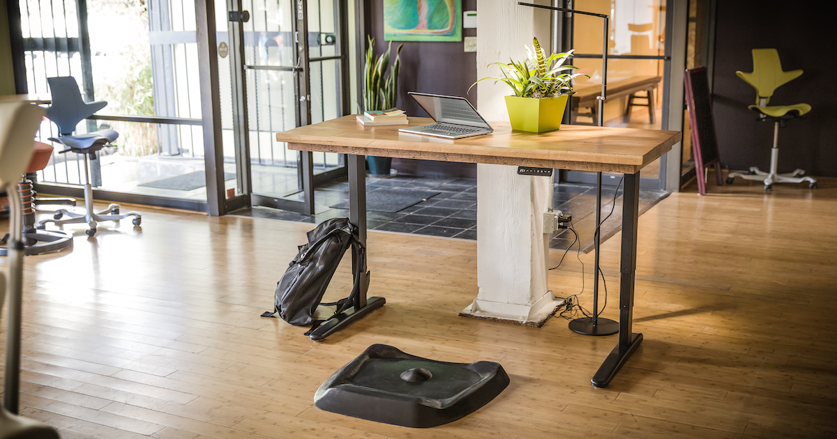 Ergodriven Topo by | The Not-Flat Standing Desk Anti-Fatigue Mat with Calculated